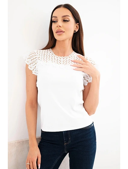 Dámska bavlnená blúzka s čipkou a krátkymi rukávmi biela