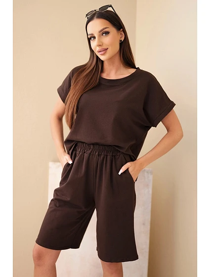 Dámska bavlnená súprava blúzky s krátkym rukávom a šortiek s elastickým pásom hnedej farby