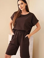 Dámska bavlnená súprava blúzky s krátkym rukávom a šortiek s elastickým pásom hnedej farby