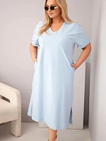 Dámske bavlnené šaty s výstrihom do V v modrej farbe