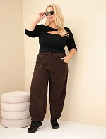 Dámské kalhoty bavlněné Plus Size manšestrové s gumou v pase a kapsami hnědé