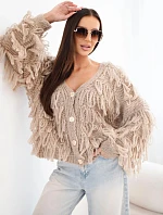 Dámský svetr s třásněmi a ozdobnými knoflíky barvy camel