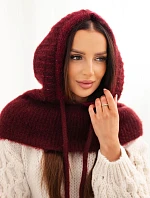 Dámska čiapka s kapucňou a ozdobným vzorom v bordovej farbe