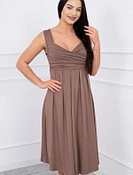 Šaty so širokými ramienkami cappuccino