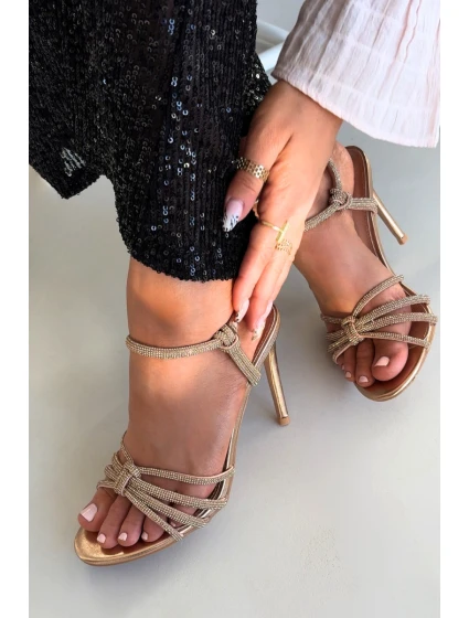 Dámské sandály na jehlovém podpatku s pásky a čirými kamínky šampaňské Tanelle Dámské sandály na jehlovém podpatku s pásky a čirými kamínky šampaňské Tanelle