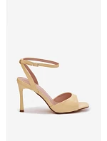 Dámské sandály na podpatku z imitace kůže Žluté Olissey