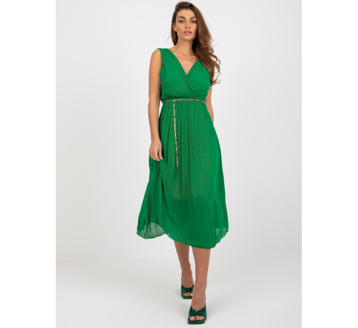 Zelené midi šaty s reťazovým opaskom