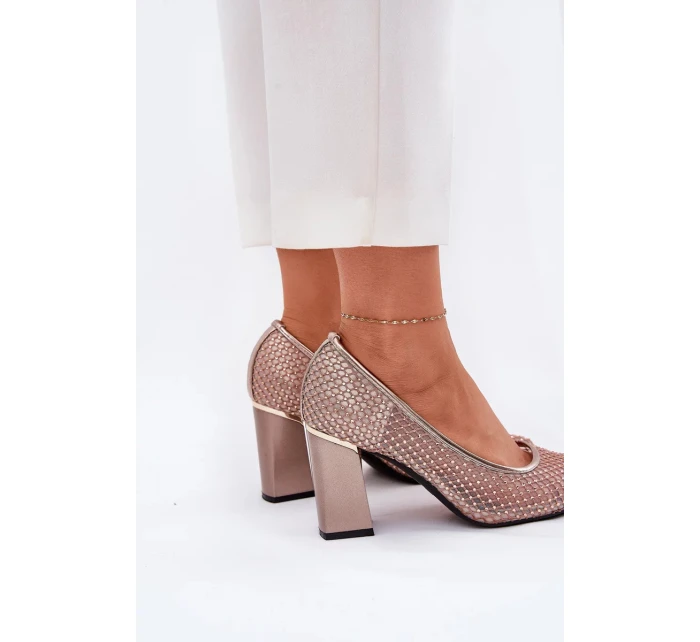 Dámske sieťované lodičky na podpätku s ozdobou Vinceza - béžové Dámske sieťované lodičky na podpätku s ozdobou Vinceza - béžové