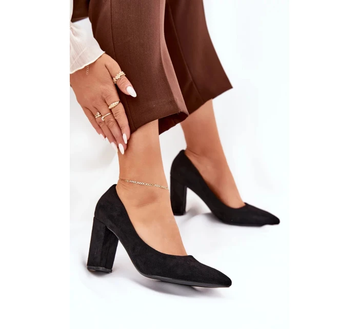 Dámske lodičky na podpätku z eko semišu Ellinoria - čierne Dámske lodičky na podpätku z eko semišu Ellinoria - čierne