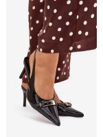 Dámské lakované lodičky na jehlovém podpatku se zlatou sponou Vivae – černé Dámské lakované lodičky na jehlovém podpatku se zlatou sponou Vivae – černé