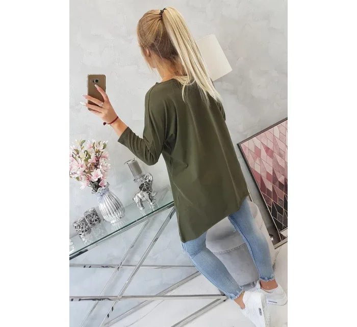 Oversize halenka s model 18743442 potiskem rtů v barvě khaki - K-Fashion Oversize halenka s model 18743442 potiskem rtů v barvě khaki - K-Fashion