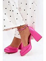 Sandále na podpätku model 226916 Vykročte štýlovo