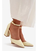 Lodičky na podpatku Žluté Selvra