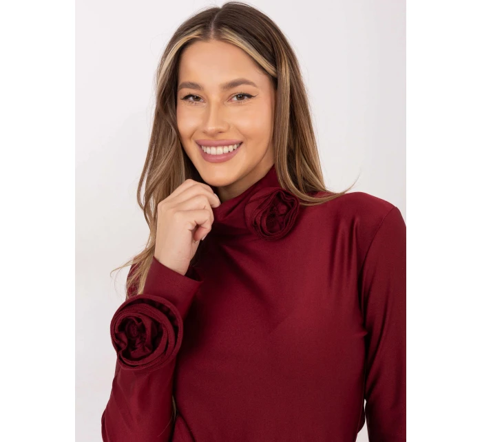 Dámská halenka ve vínové bordó barvě s růžemi model 21818055 - Factory Price Dámská halenka ve vínové bordó barvě s růžemi model 21818055 - Factory Price