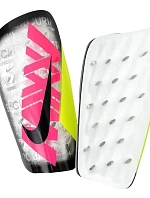 ŠPORT Futbalové chrániče holení Mercurial Lite 25 DX4607 975 Ružová so žltou - Nike