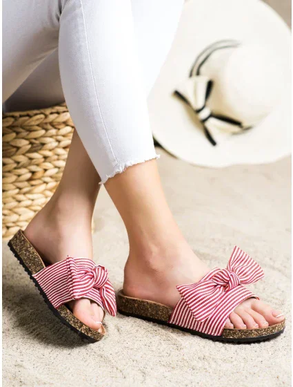 Praktické nazouváky dámské červené bez podpatku Praktické nazouváky dámské červené bez podpatku