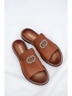 Eleganckie Skórzane Klapki Damskie Z Ozdobą Zazoo 3008 Camel