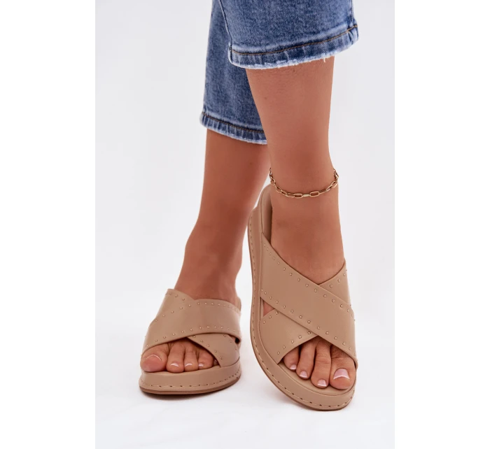 Zdobené dámské sandály na platformě z eko kůže Béžové Calorissa Zdobené dámské sandály na platformě z eko kůže Béžové Calorissa