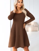 574-2 IVANA pohodlné trapézové šaty s výstrihom a dlhými rukávmi - čokoládové