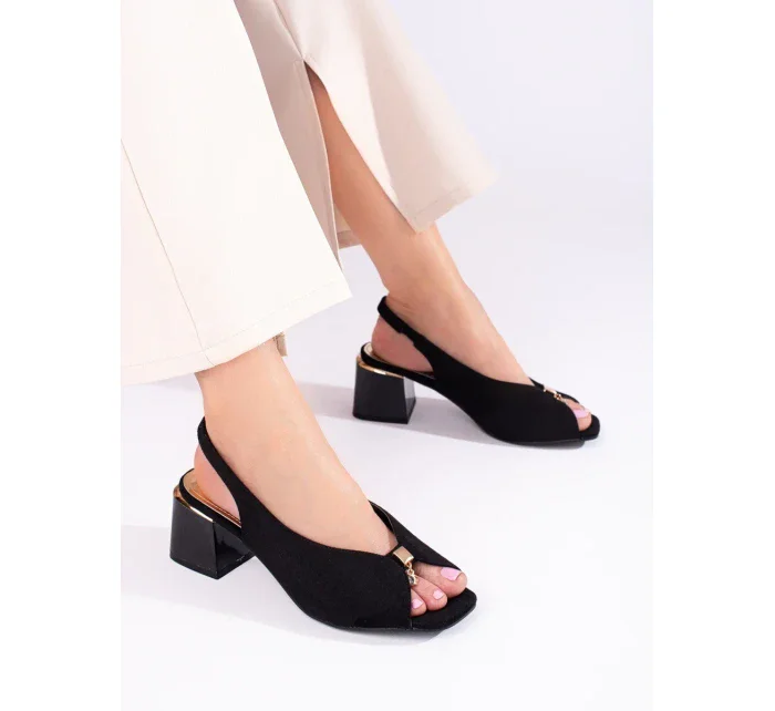 Výborné dámské černé sandály na širokém podpatku Výborné dámské černé sandály na širokém podpatku