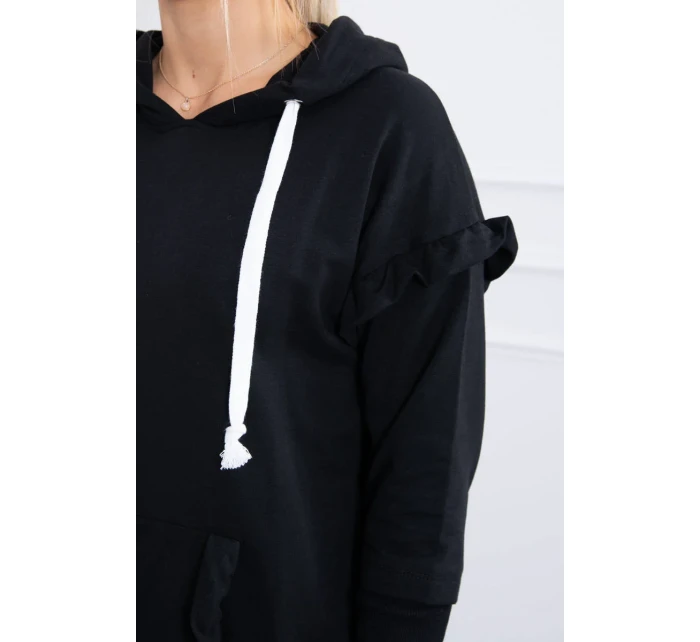 Šaty s ozdobnými volánikmi a kapucňou čiernej farby Šaty s ozdobnými volánikmi a kapucňou čiernej farby