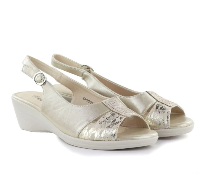 Dámske sandále na platforme zlaté eVento 7028