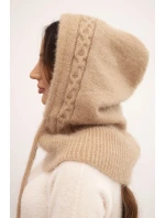 Dámská čepice s kapucí, zavazováním a copánkovým vzorem camelová