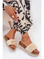 Klapki Damskie Na Platformie Z Ozdobnymi Kwiatkami Beżowe Tessara Klapki Damskie Na Platformie Z Ozdobnymi Kwiatkami Beżowe Tessara