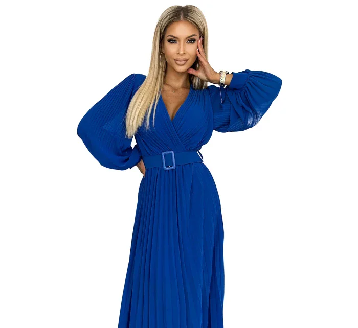 KLARA Dámské plisované šaty v chrpové barvě s výstřihem a opaskem model 18399723 - numoco basic KLARA Dámské plisované šaty v chrpové barvě s výstřihem a opaskem model 18399723 - numoco basic