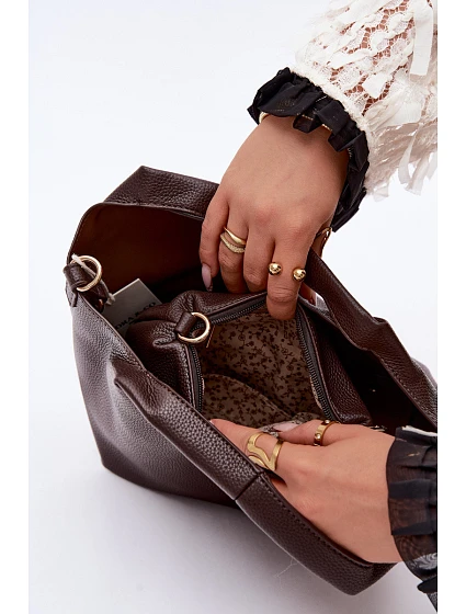 Hnědá taška z imitace kůže model 22111578 - Flora&Co Hnědá taška z imitace kůže model 22111578 - Flora&Co