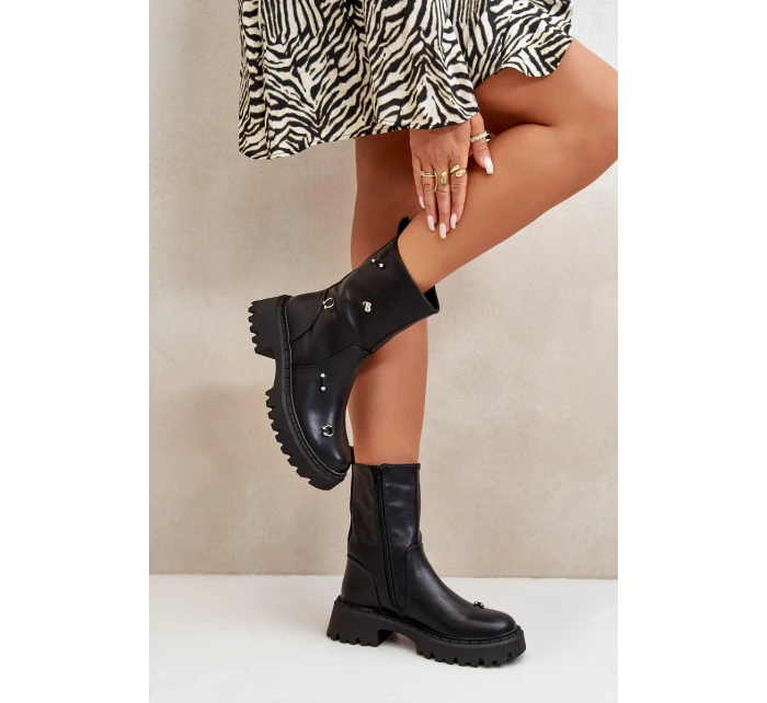 Botki Damskie Eko Skórzane Na Zamek Z Ozdobnymi Detalami Czarne Reritha Botki Damskie Eko Skórzane Na Zamek Z Ozdobnymi Detalami Czarne Reritha