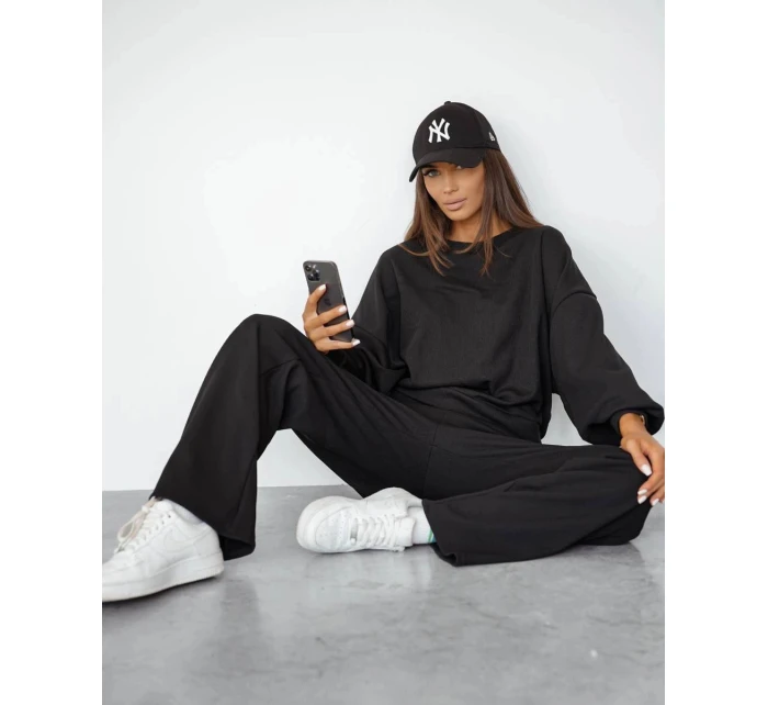 Čierna dámska súprava s vafľovou štruktúrou - mikina a nohavice (821108)