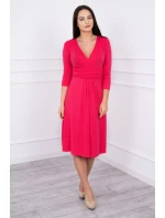Šaty s průstřihem pod prsy fuchsiová