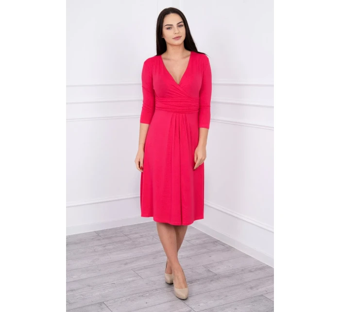 Šaty s průstřihem pod prsy fuchsiová
