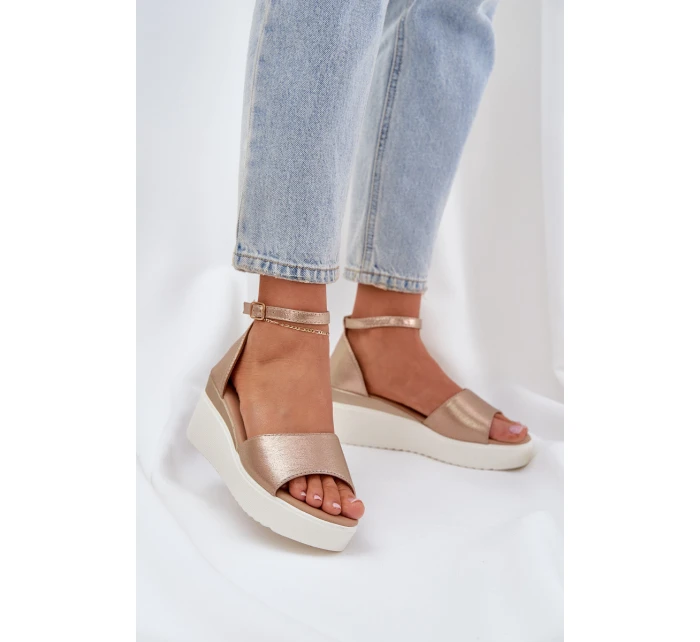 Lekkie Sandały Na Platformie I Delikatnym Koturnie Złote Gillifia Lekkie Sandały Na Platformie I Delikatnym Koturnie Złote Gillifia