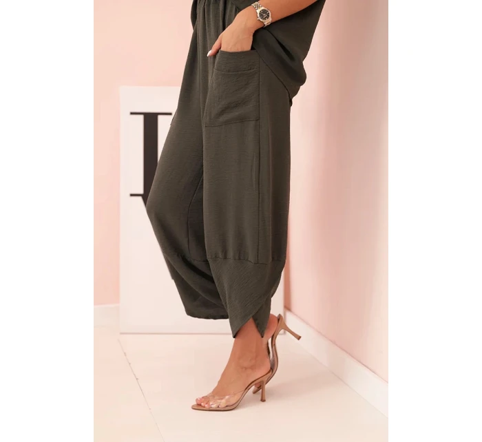 Viskózová blúzka + khaki nohavice