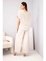 Dámsky viskózový set s ozdobným kvetom a širokými nohavicami béžovej farby