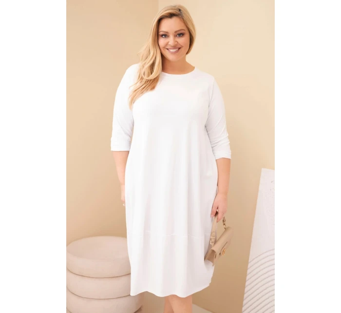 Dámska bavlnená sukňa s vyhrnutými rukávmi a vreckami v bielej farbe