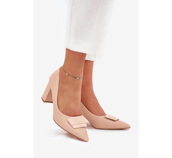Lodičky na podpatku s ozdobou béžové model 21704571 - Boto