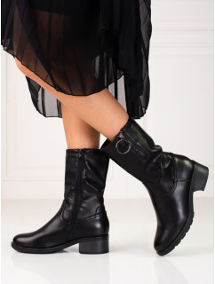 Pekné čierne dámske členkové topánky s plochým podpätkom
