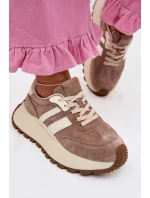 z semiše na masivní platformě Béžové model 22031733 - D&A z semiše na masivní platformě Béžové model 22031733 - D&A