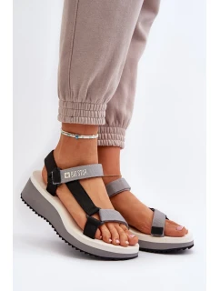 Model topánok na klinoch 198803 Krok v štýle