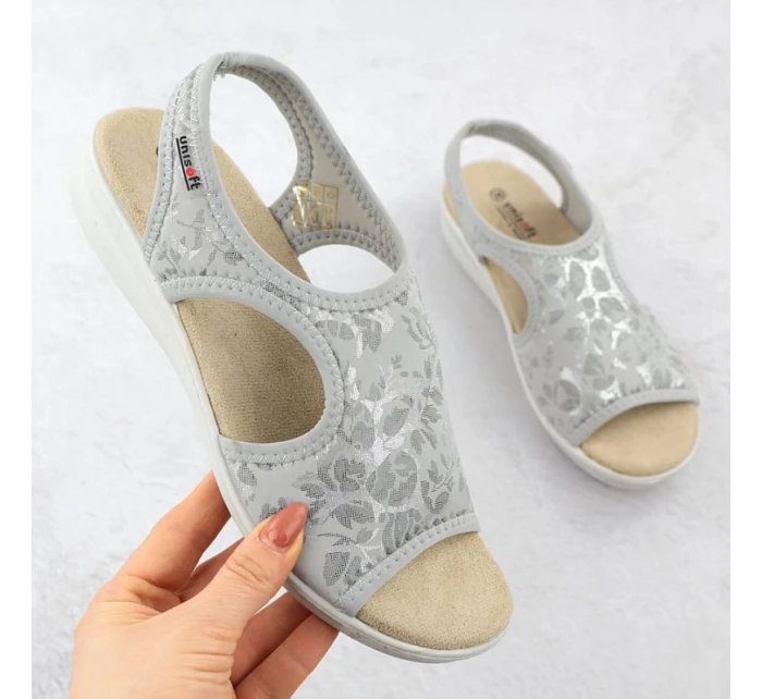 Dámske vyvýšené elastické kvetinové sandále sivé Unisoft 7196 Dámske vyvýšené elastické kvetinové sandále sivé Unisoft 7196