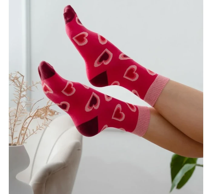 Dámské ponožky model 14559108 Srdce - Steven Dámské ponožky model 14559108 Srdce - Steven