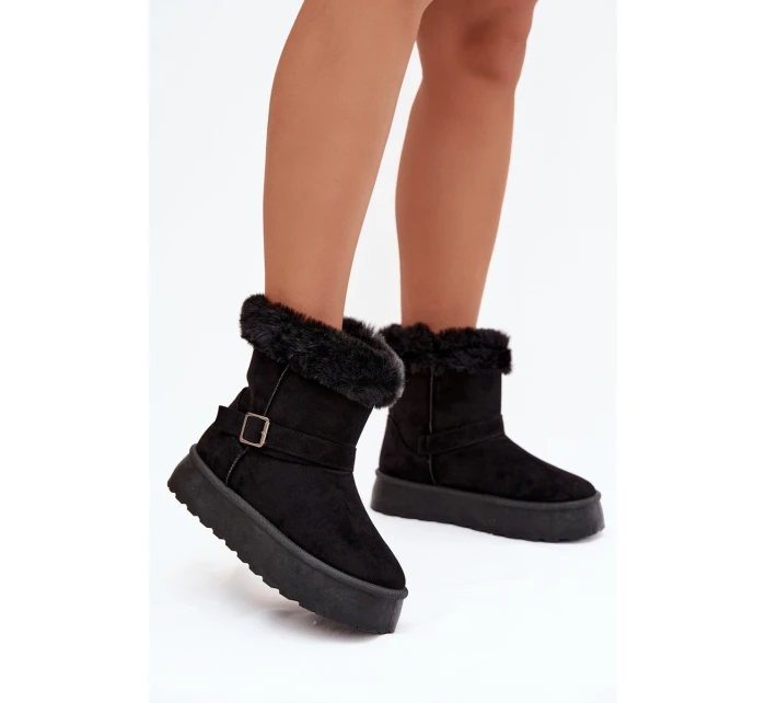 Dámské sněhule na platformě s přezkou a kožešinou Czarne model 21821891 - Boto Dámské sněhule na platformě s přezkou a kožešinou Czarne model 21821891 - Boto