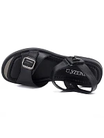 Dámské černé kožené sandály model 22117673 - VINCEZA