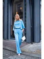 Kombinéza s širokými rukávy a zády  modrá model 20966219 - STYLOVE