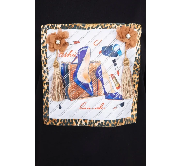 Halenka s 3D grafikou a ozdobnými volánky černá Halenka s 3D grafikou a ozdobnými volánky černá