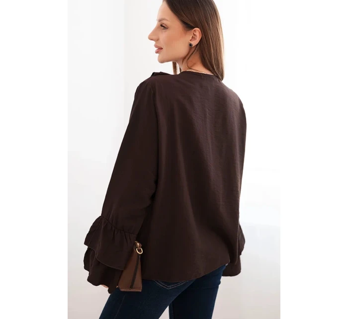 Dámska viskózna blúzka s volánmi a dlhými rukávmi hnedá Dámska viskózna blúzka s volánmi a dlhými rukávmi hnedá