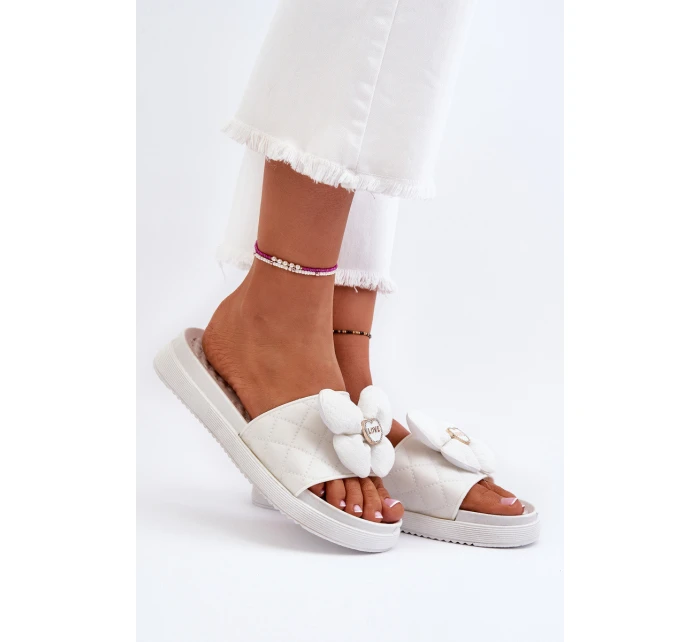 Dámské šedé sandály s ozdobou na nízké platformě model 21653408 - Boto Dámské šedé sandály s ozdobou na nízké platformě model 21653408 - Boto